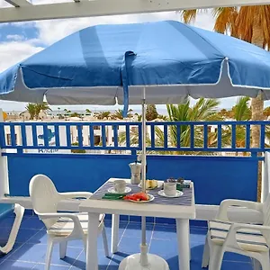 Aguazul - A Pie De Piscina Y Vistas Al Mar Apartamento Puerto del Carmen (Lanzarote)