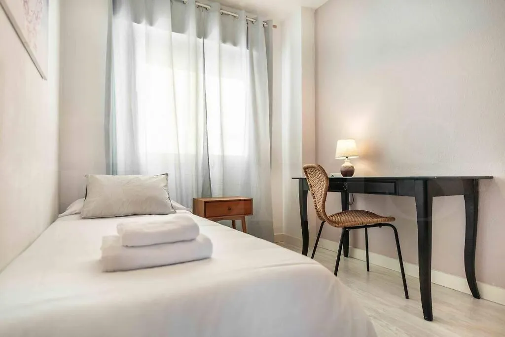 Spacious & Authentic Apartment By Rems Málaga España