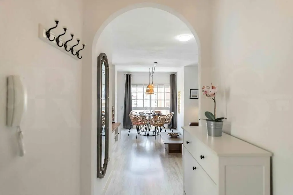 Spacious & Authentic Apartment By Rems Málaga 0*,