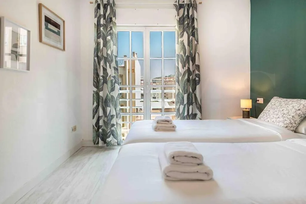 Spacious & Authentic Apartment By Rems Málaga