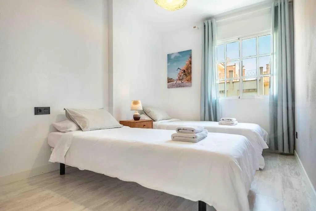 Spacious & Authentic Apartment By Rems Málaga
