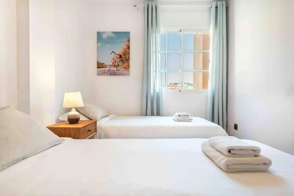 Spacious & Authentic Apartment By Rems Málaga